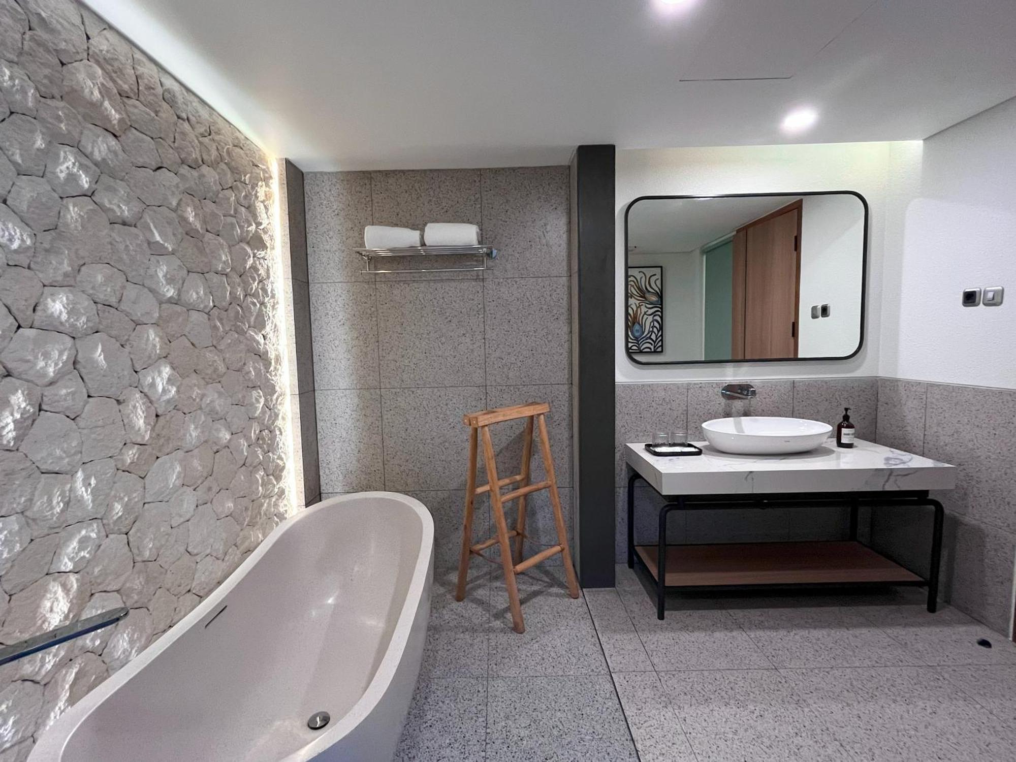 Luminor Hotel Legian Seminyak - Bali Zewnętrze zdjęcie
